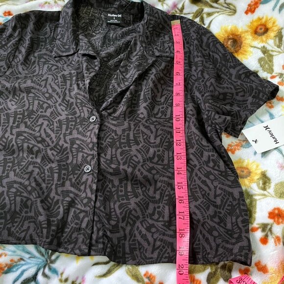 NWT Hurley Work It Top Womens L Cropped Tribal Geometric Camp Button Up - Picture 6 of 7